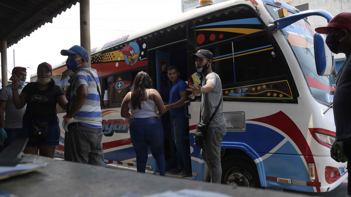 Incremento de tarifas, la queja de usuarios de transporte terrestre