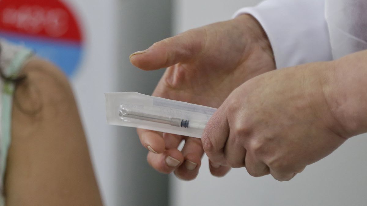 Médicos ya pueden consultar su fecha de vacunación