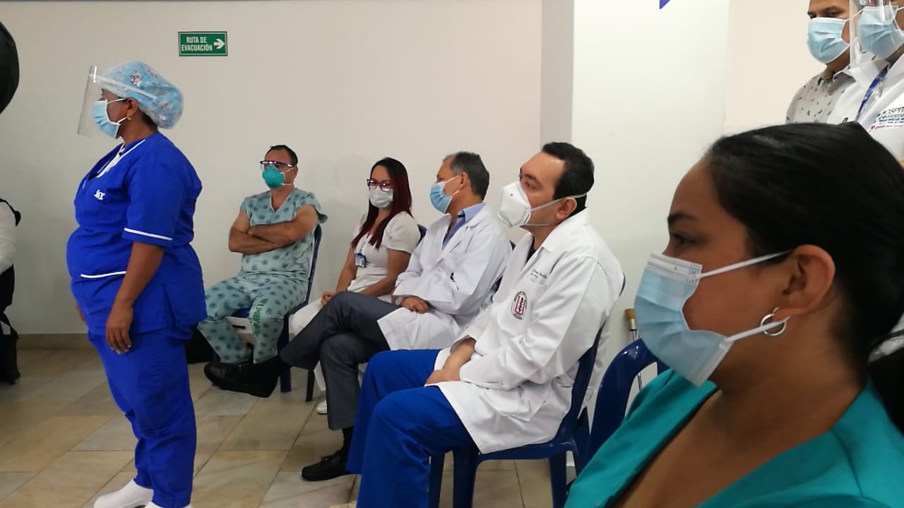 Personal médico de Neiva narra cómo es hacer parte de la primera línea de vacunación