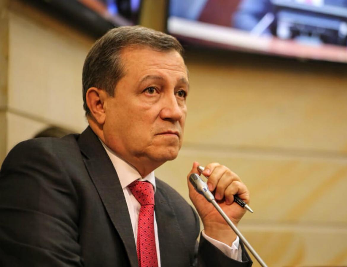 Corte no seguirá con proceso por injuria contra Ernesto Macías