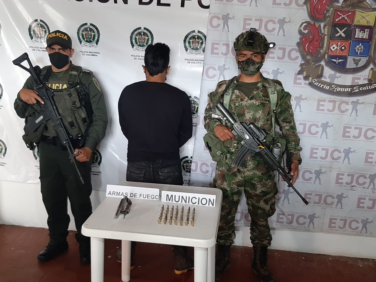 Capturado hombre en Nátaga por porte ilegal de armas