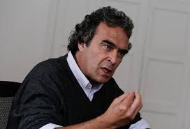 Fajardo asegura que volvió a la política por responsabilidad con sus votantes