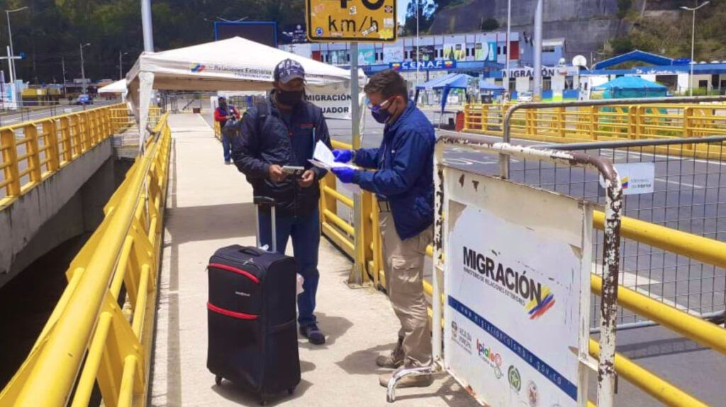 Colombia prolongó el cierre de los pasos fronterizos