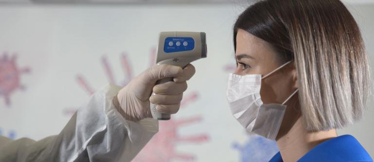 Toma de temperatura y otras medidas que no van más