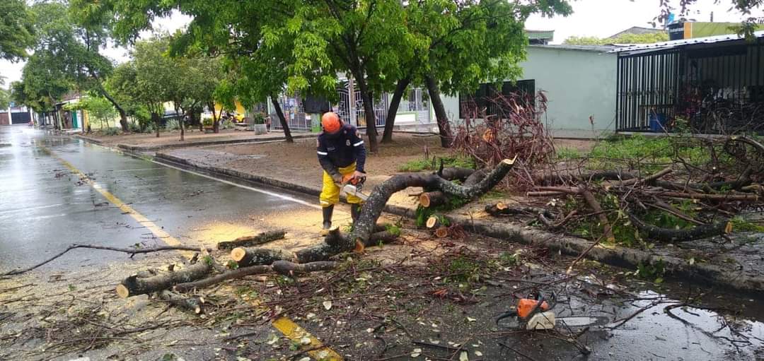 Neiva no se salvó de las fuertes lluvias