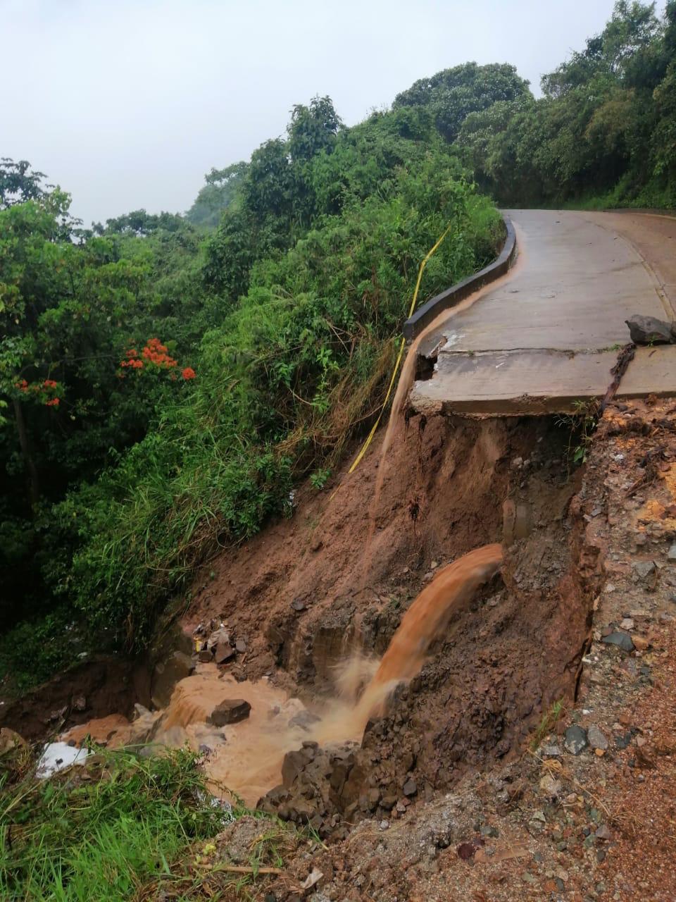 Según el Alcalde de Timaná, solo un vehículo de maquinaria pesada fue enviado por la Gobernación.