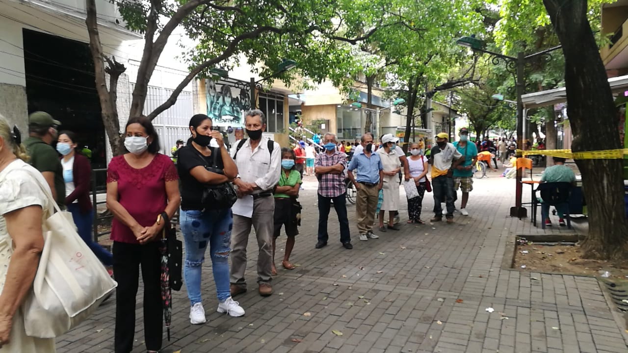 Pensionados se dieron cita en el centro de la ciudad a reclamar el pago de toda una vida de trabajo.