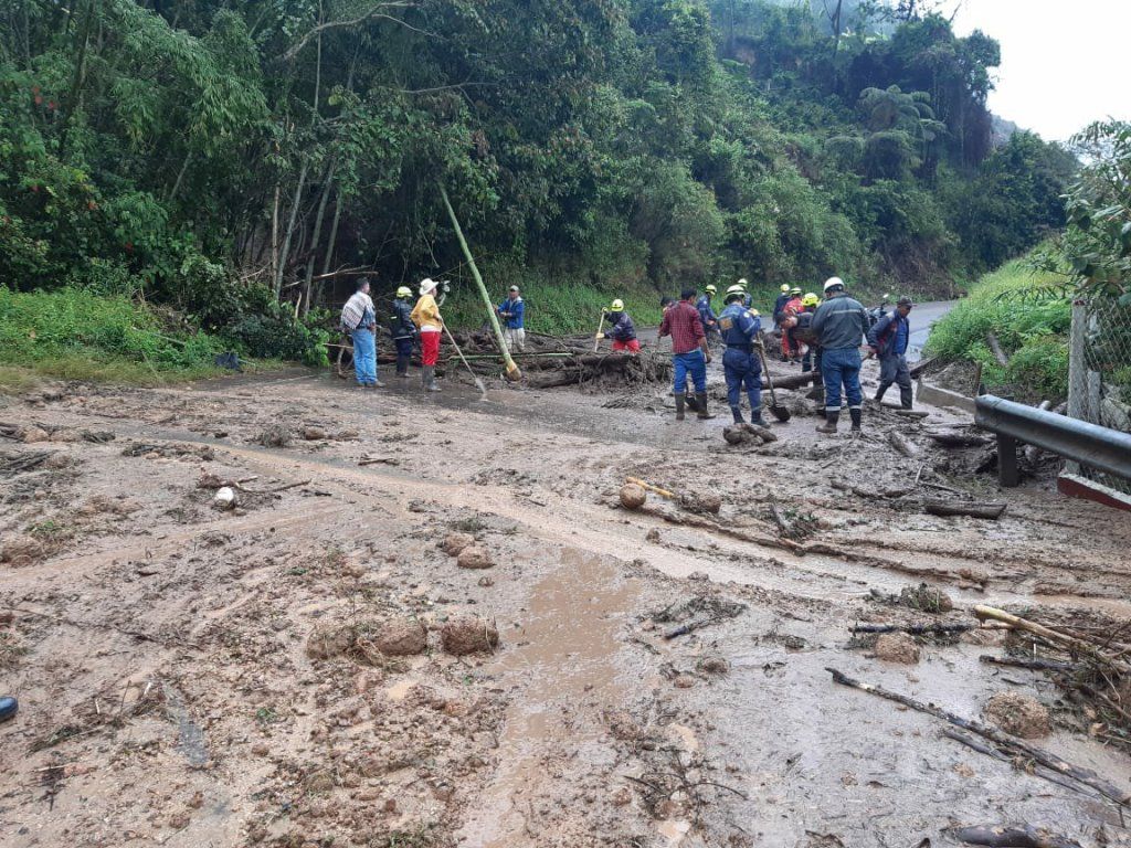 Algeciras reporta derrumbes en las vías terciarias de las veredas Santuario, el Toro, San Pablo, El Kiosco y la vía al centro poblado la Arcadia.