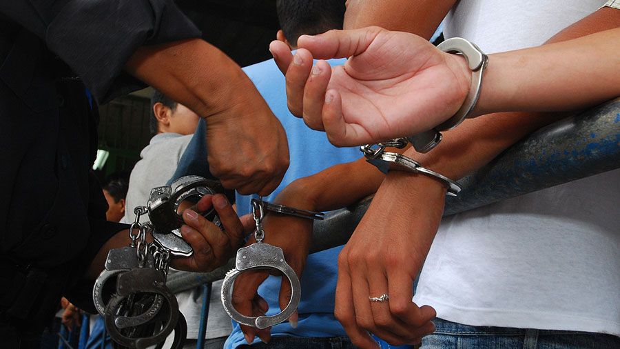 Exitoso allanamiento en la comuna 10: cuatro personas capturadas por diferentes delitos