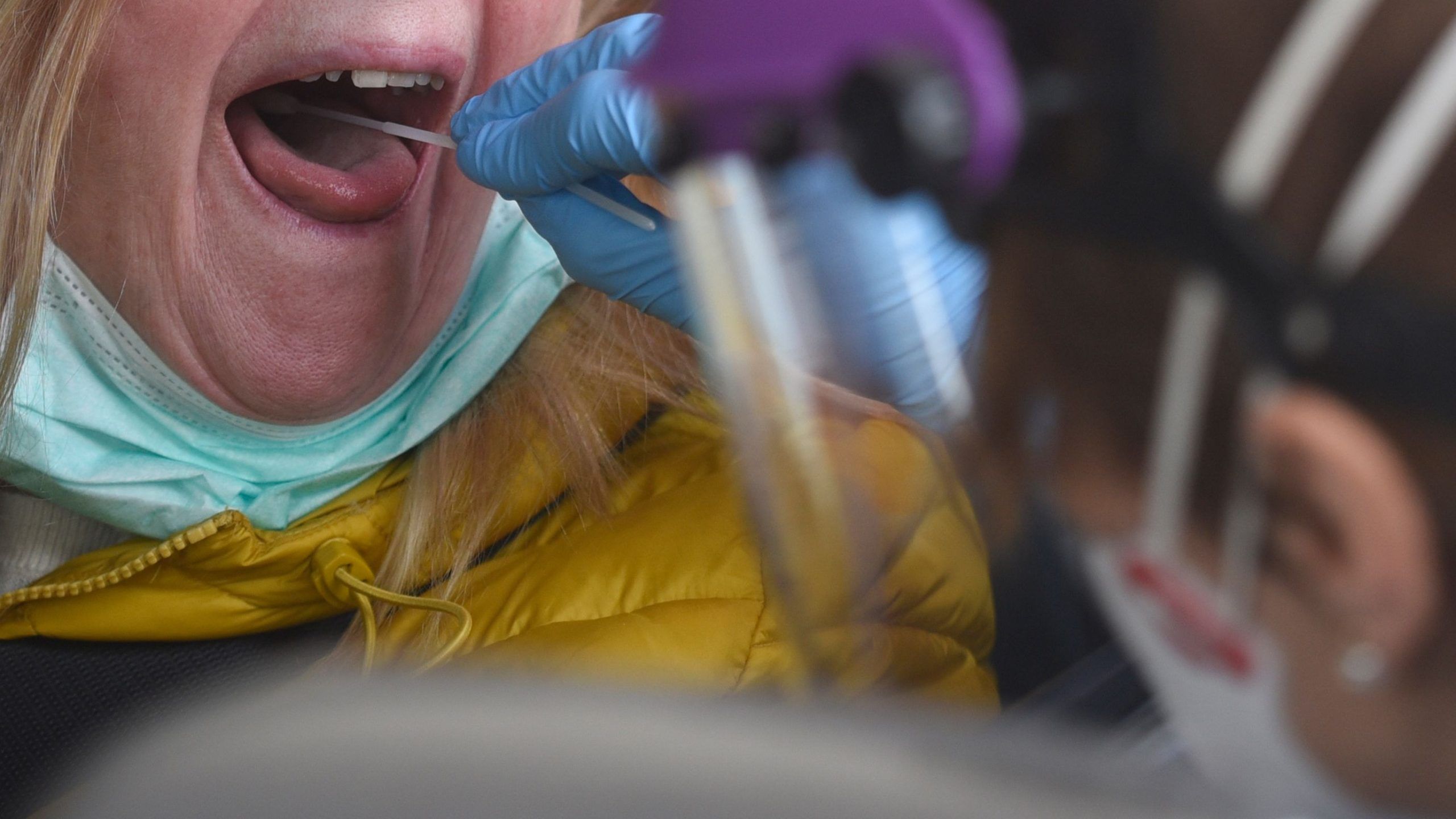 Para asegurar a los profesionales que tienen contacto permanente con el Covid-19 el Ministerio de Trabajo declaró que esta era una enfermedad laboral directa.