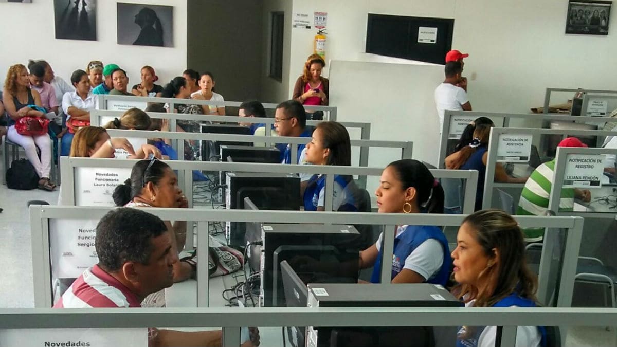 Los recursos de los programas Ingreso Solidario, Familias en Acción y Jóvenes en Acción serían utilizados para la creación de la renta mínima.