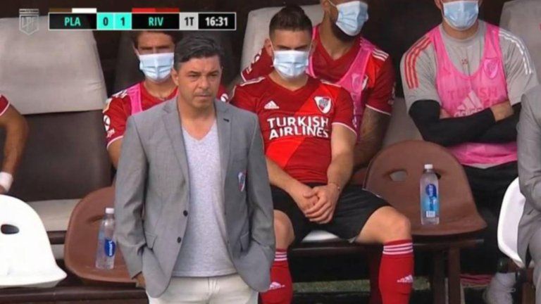 Rafael Santos Borré se lesionó con River Plate y prende las alarmas