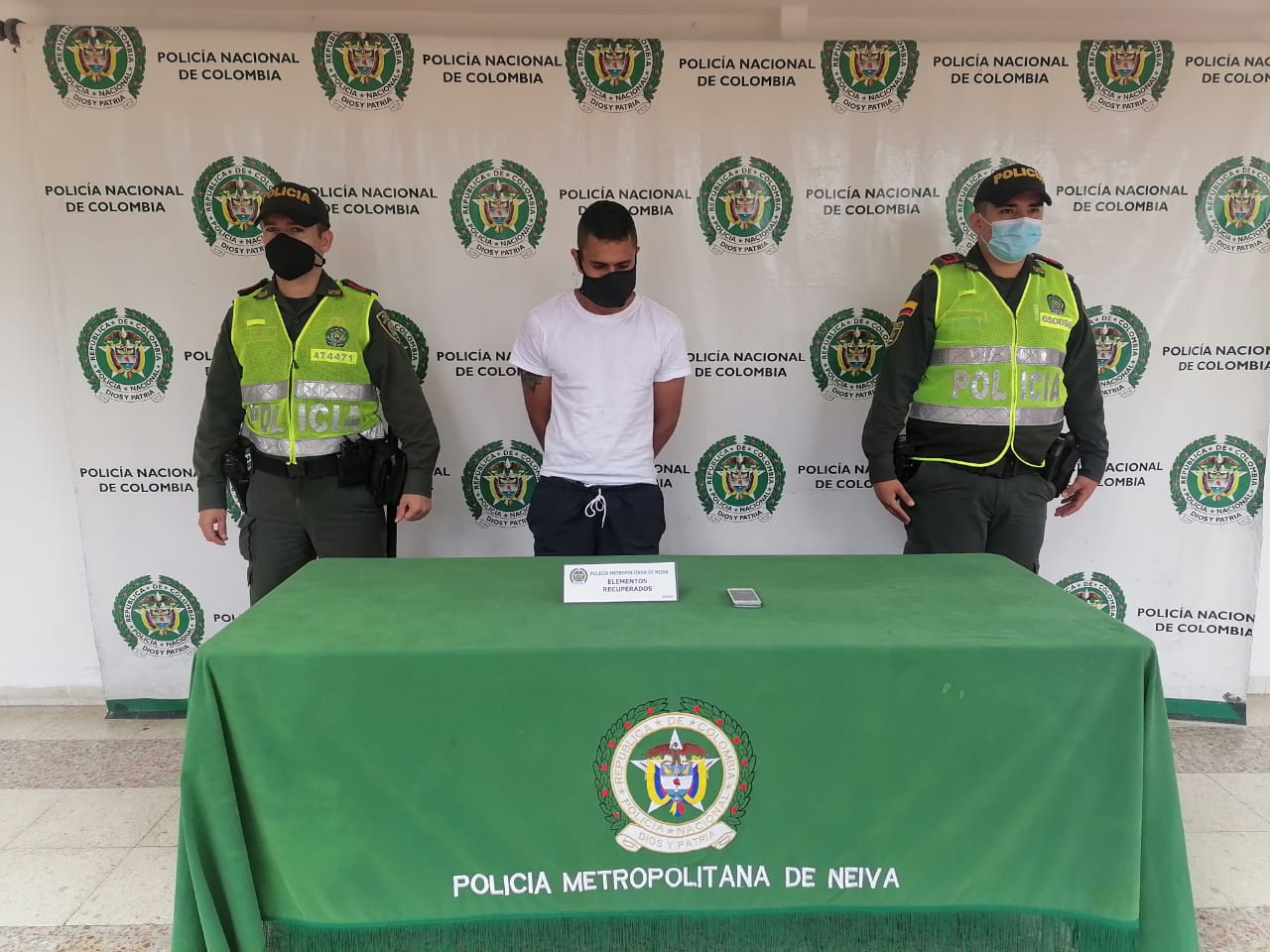 Capturan a sujeto que hurtó celular del taxista que lo transportaba