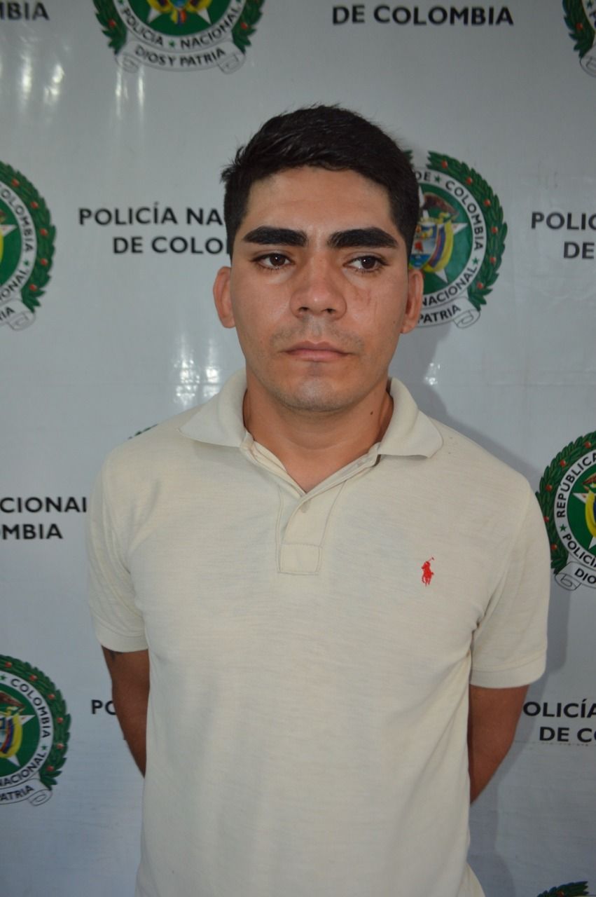 Sujeto requerido por las autoridades fue detenido por porte ilegal de armas