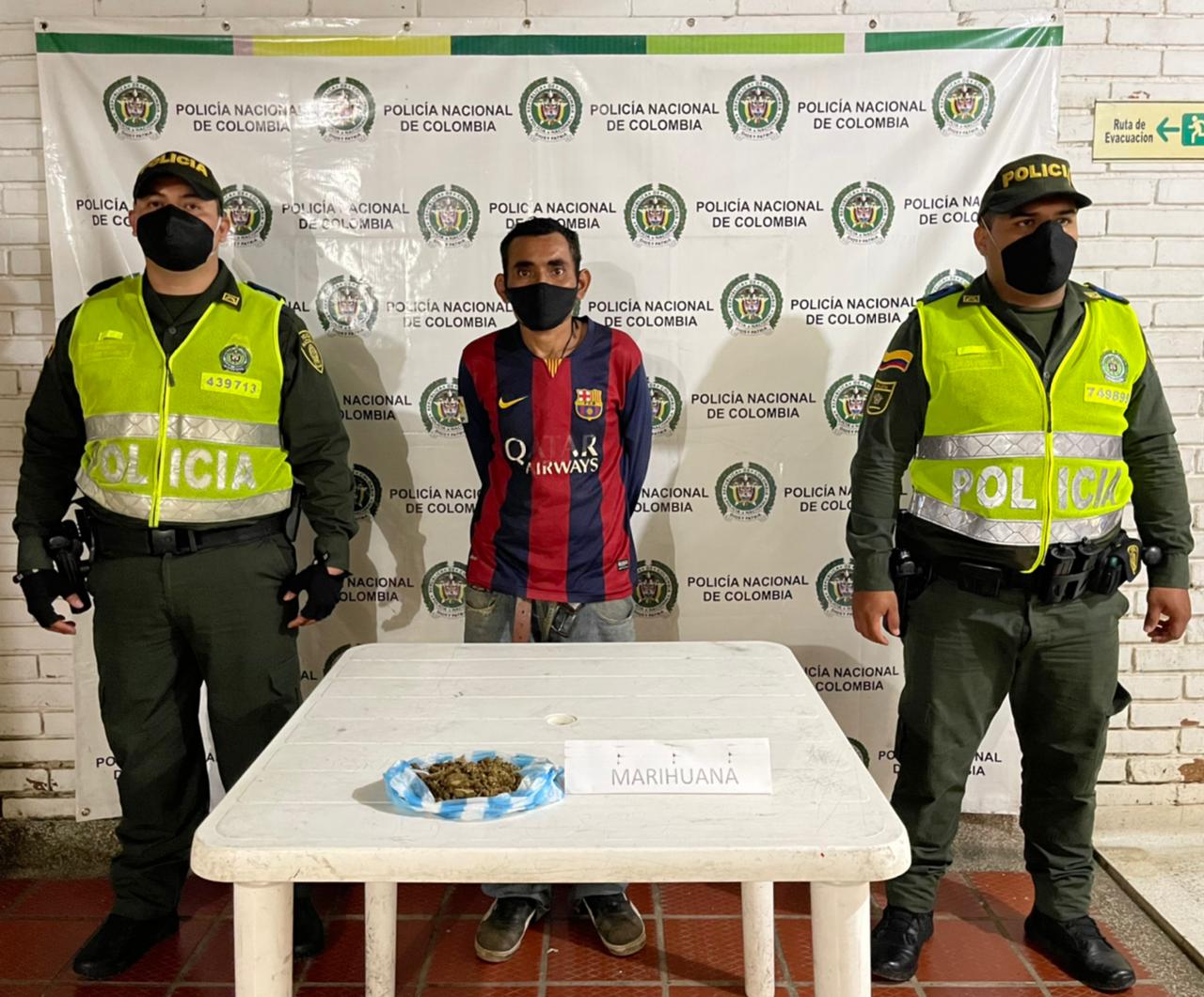 Sujeto fue capturado con una bolsa de estupefacientes