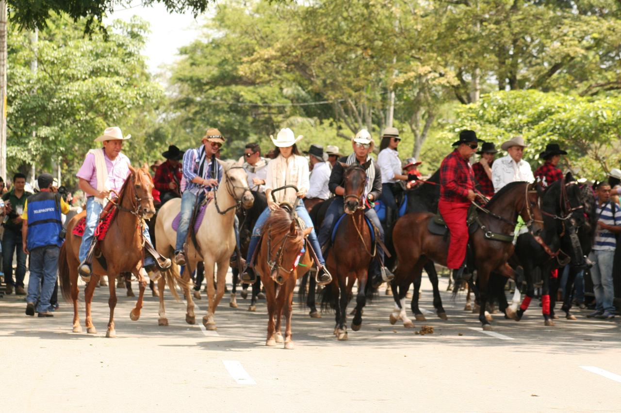 ¿Cabalgatas como actividad recreativa y cultural?
