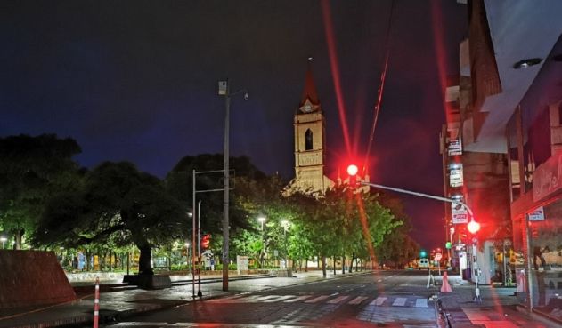 Las multas por violar toque de queda o ley seca en ciudades con alta ocupación UCI en Semana Santa