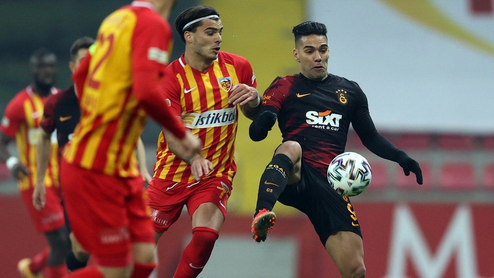 David Beckham insiste, nuevamente, en fichar a Falcao García