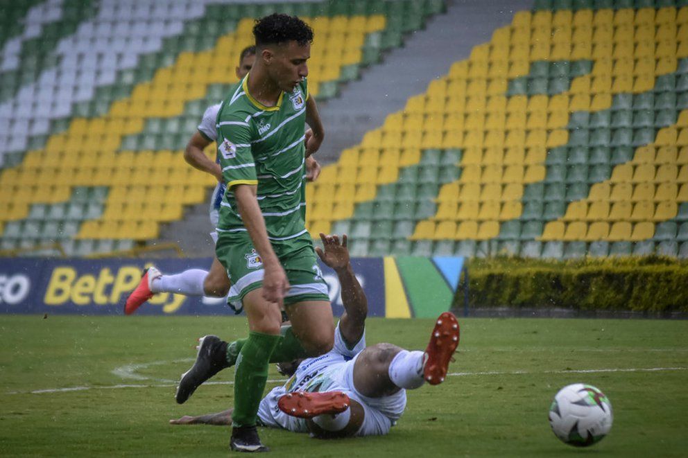 Rechazo por atentado contra la sede administrativa del Deportes Quindío