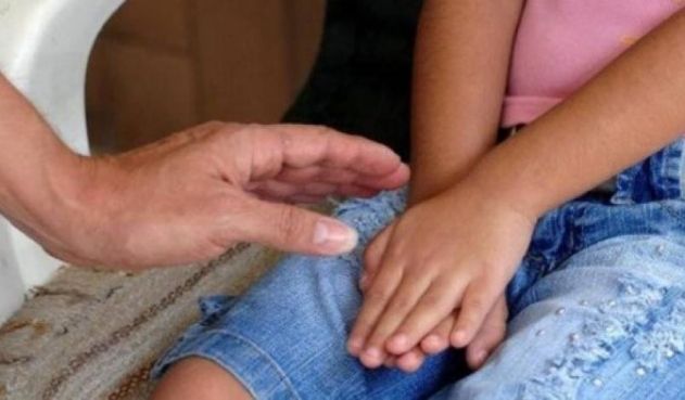 Padrastro presuntamente incurrió en conductas sexuales