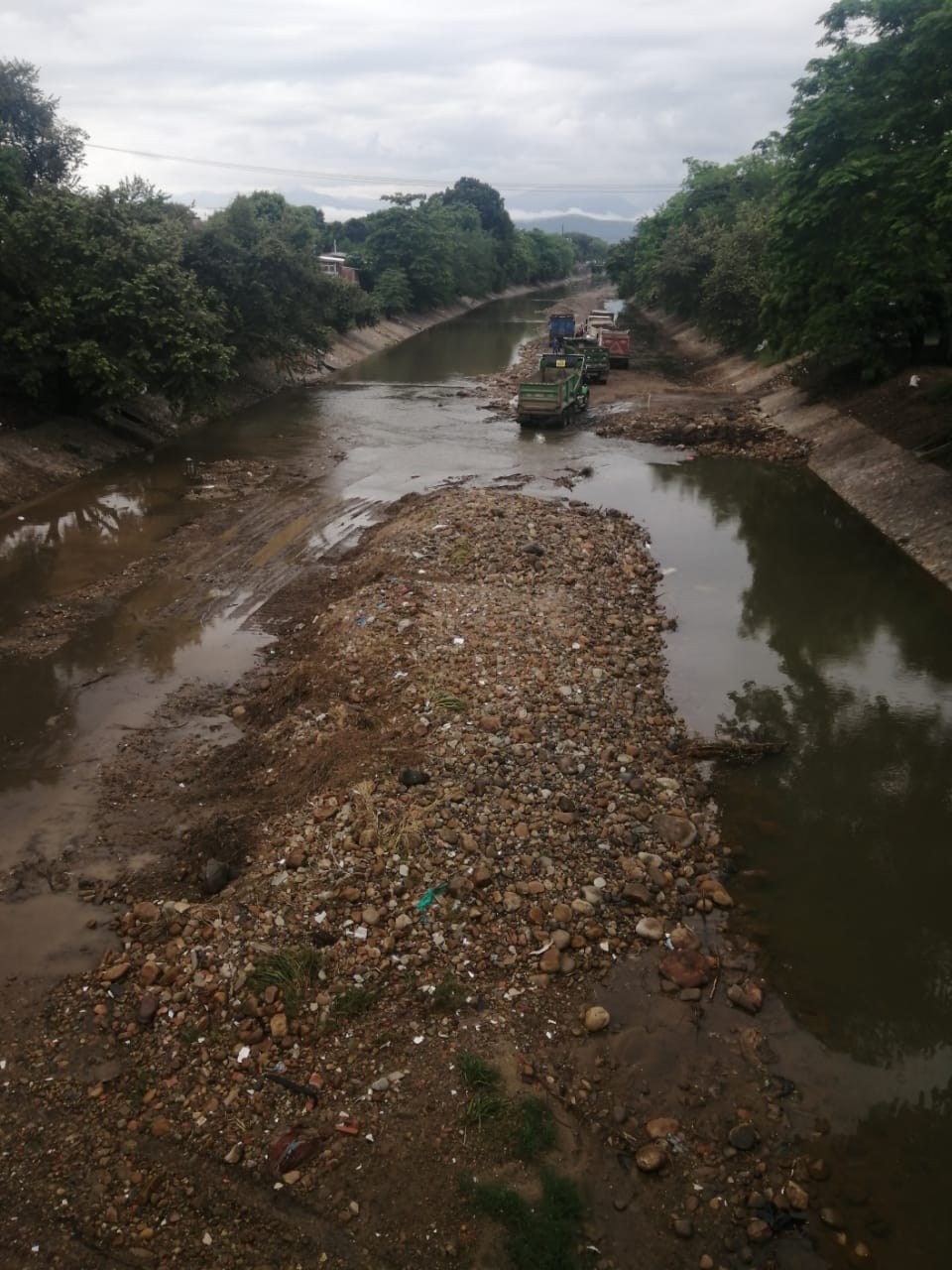 El río del Oro que ahora arrastra escombros