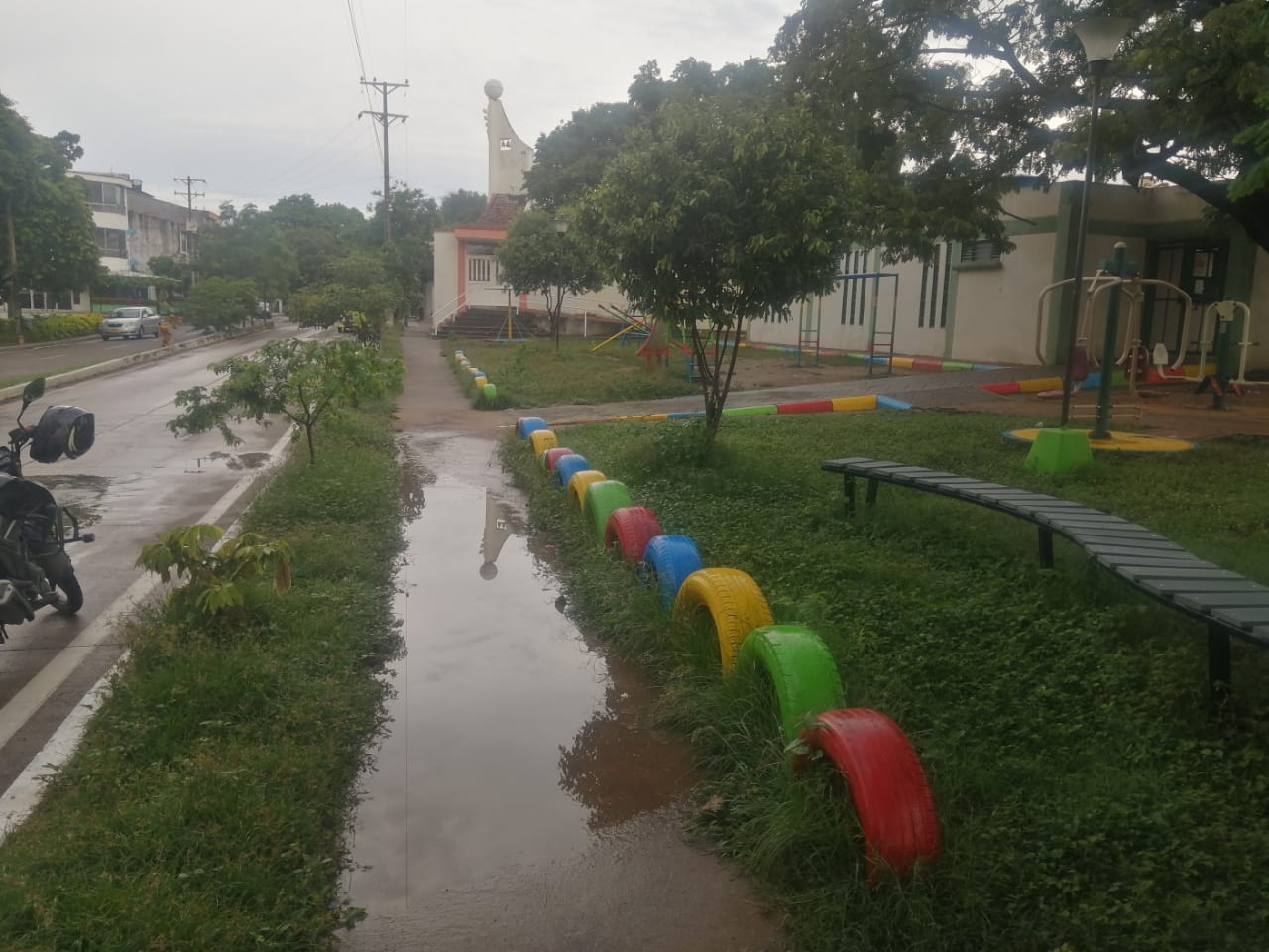 Con la lluvia se forma barrial