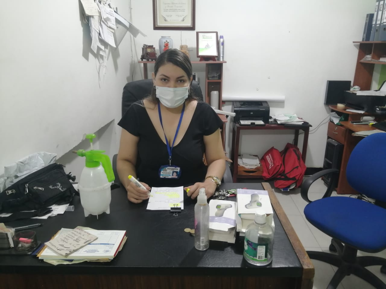 La gerente Angie Melissa Portela, lidera el grupo de 60 socios que busca salvar la plaza