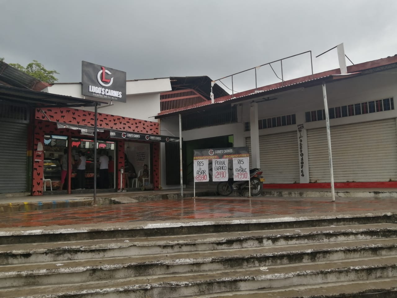 Plaza satélite del sur se niega a desaparecer en medio de las dificultades