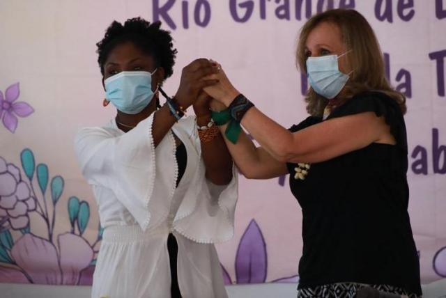 Ángela María Robledo y Francia Márquez van por la presidencia