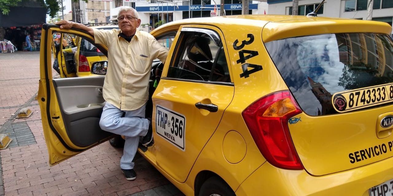 Edgar Castillo nos atiende frente al Hotel plaza de Neiva