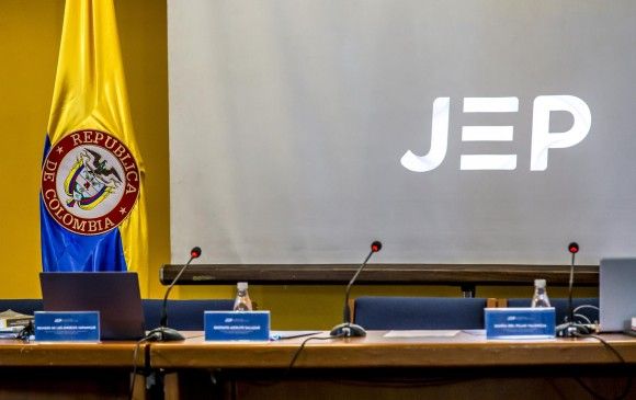 Investigarán a magistrado de la JEP por presunto caso de acoso sexual