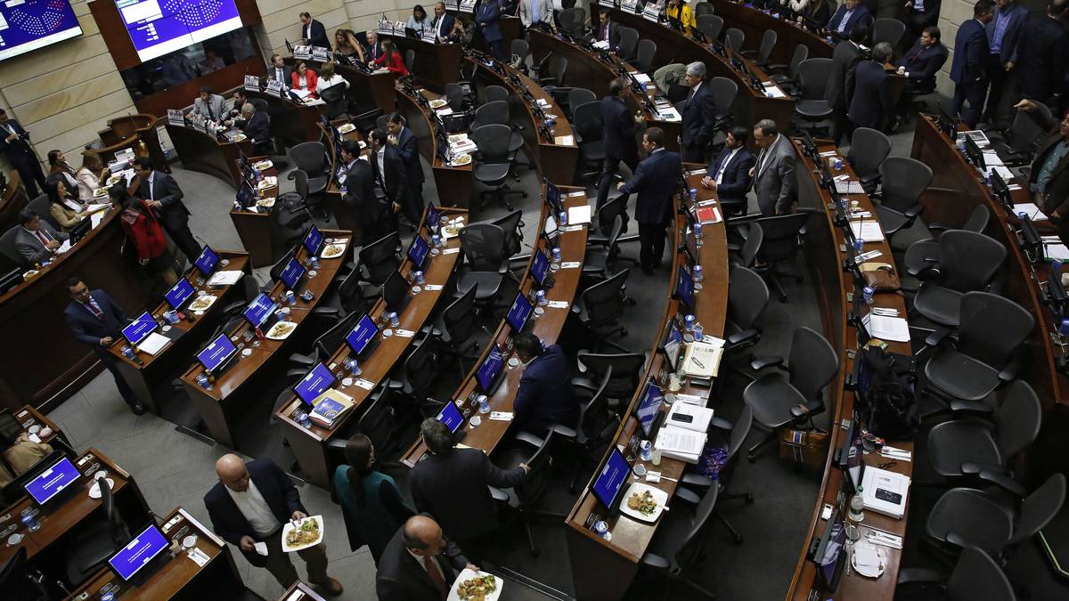 Senado hundió la moción de censura contra ministro de Defensa