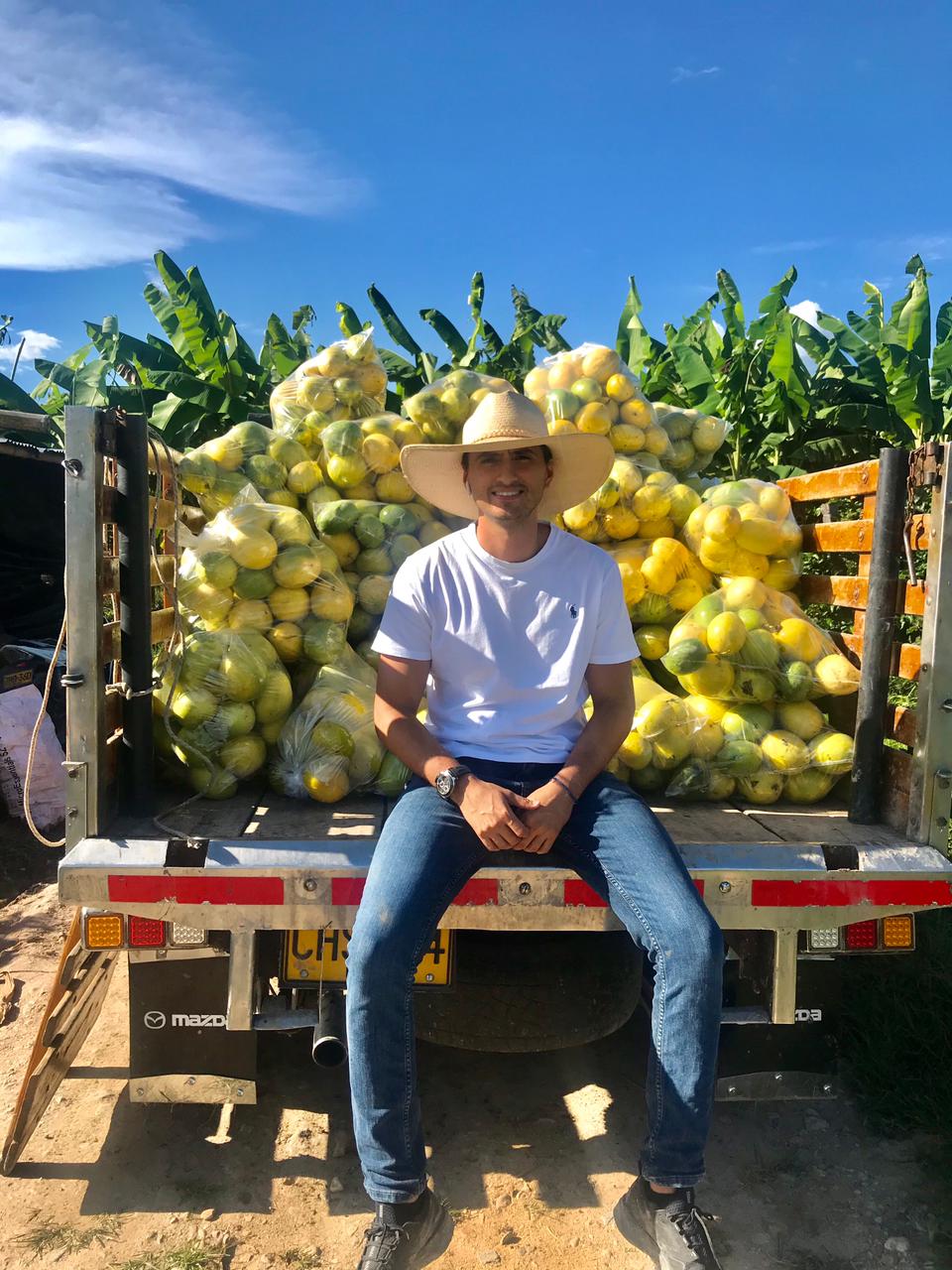 Se están marchitando las flores y con ellas, los sueños de Luis Alfredo