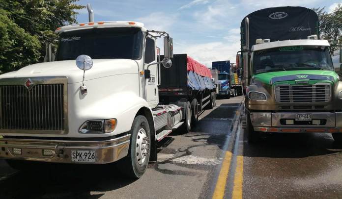 Transportadores a paro si sube el precio del ACPM