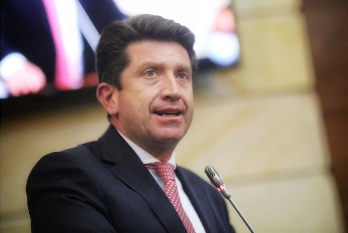 Senado votará la moción de censura contra el ministro de Defensa hoy