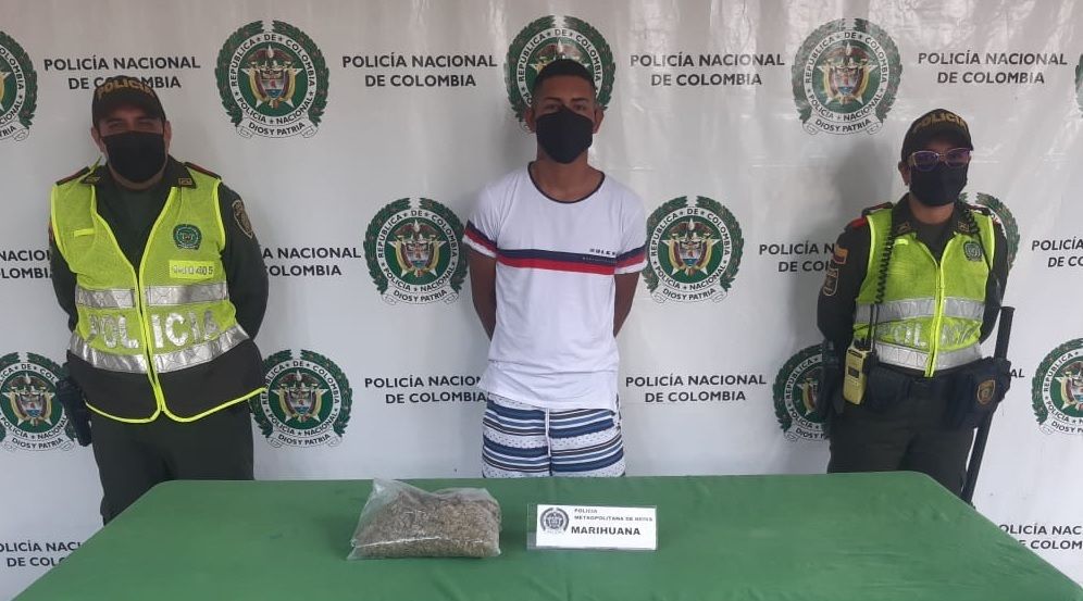 Cargaba un kilo de marihuana