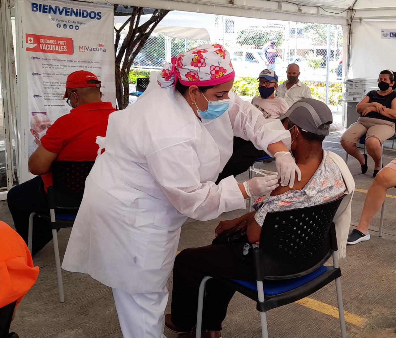 Ante poca afluencia, invitan a neivanos mayores de 60 a vacunarse contra el covid-19