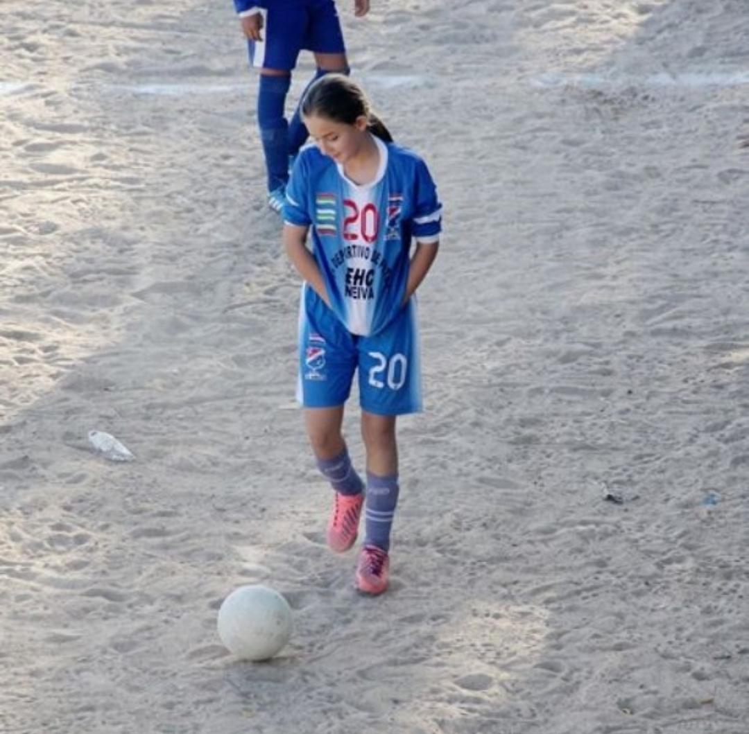 Haciéndole el quite al machismo, Daniela logró una beca