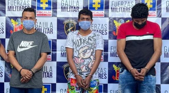 Tres capturados por desplazamiento forzado y porte de armas de fuego