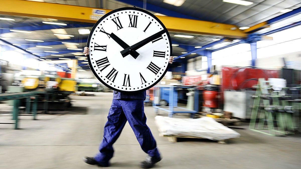 Reducen la jornada laboral ¿Aumentará el desempleo?