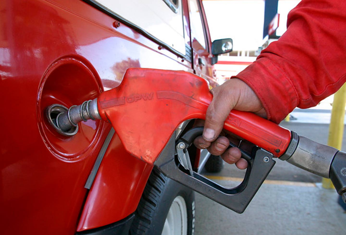 Aumento en el precio final de la gasolina estará sujeto al IPC