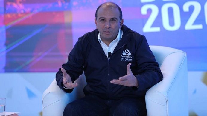 Carlos Camargo renunció como Defensor del Pueblo