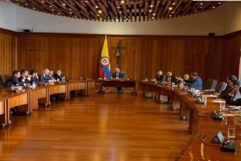 Gobierno aceptaría curules de Paz