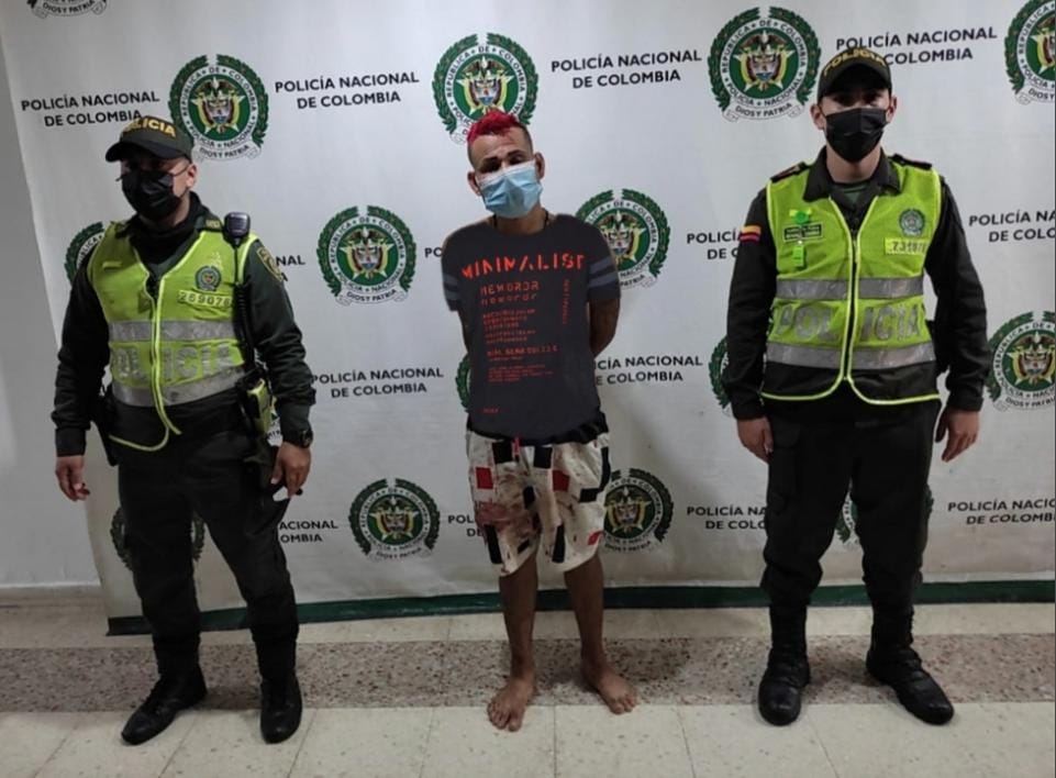 Lo encontraron herido, pero era buscado por porte ilegal de armas