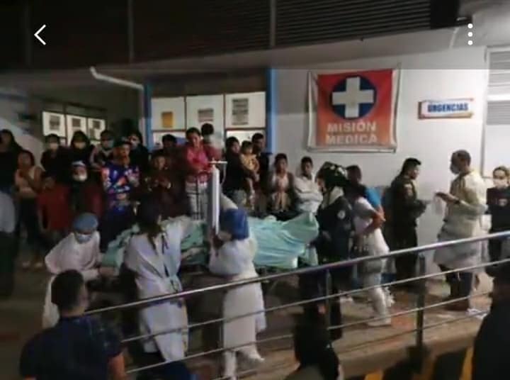 Cuatro civiles y dos policías afectados por incendio en Estación de Policía de Acevedo