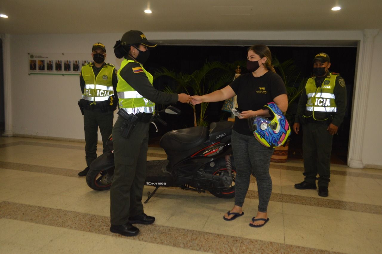 Policía recupera moto robada