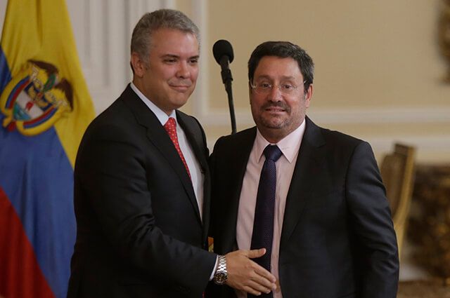 ‘Pacho’ Santos renuncia como embajador en EE.UU; Duque dudaría en aceptarla