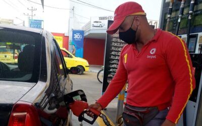 Gobierno alista alza del arancel a carros a gasolina y diésel al 40%